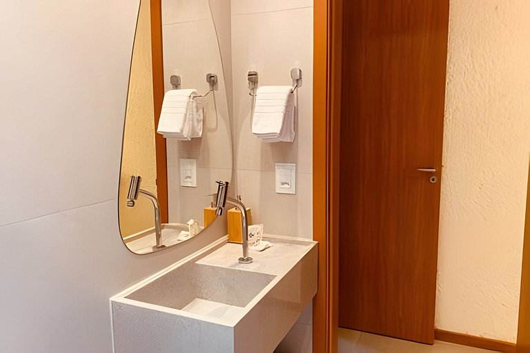 Elegância e Conforto com A/C na Sala, PatachoBeach