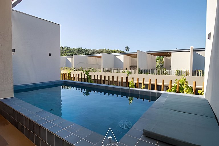 Duplex com piscina na Praia do Marceneiro