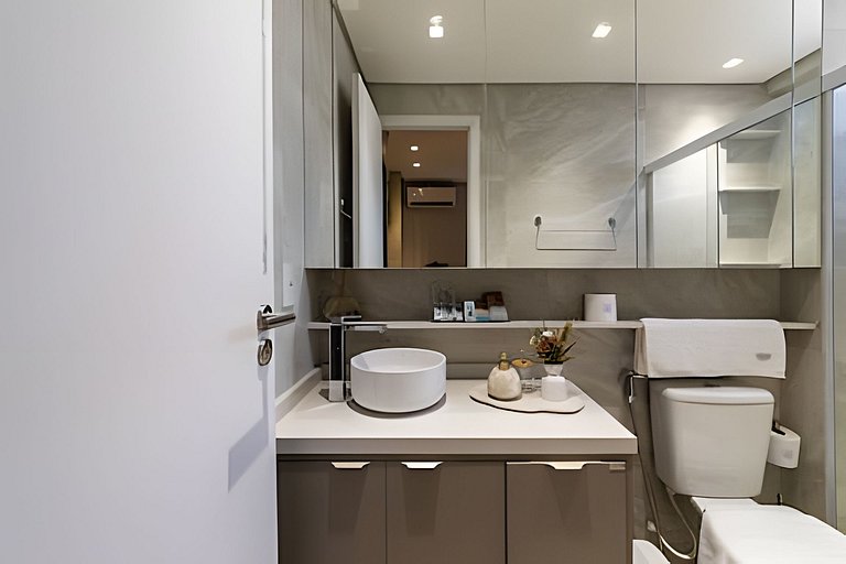 Quarto e Sala Completo na Ponta Verde 50m da Praia