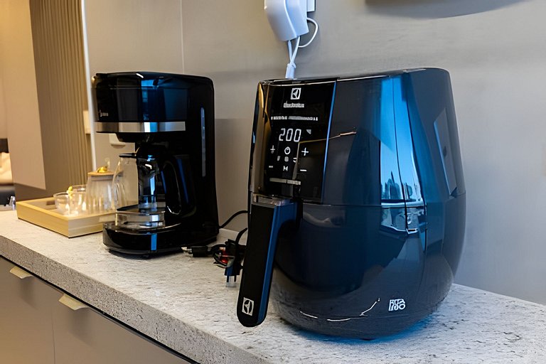 Quarto e Sala Completo na Ponta Verde 50m da Praia