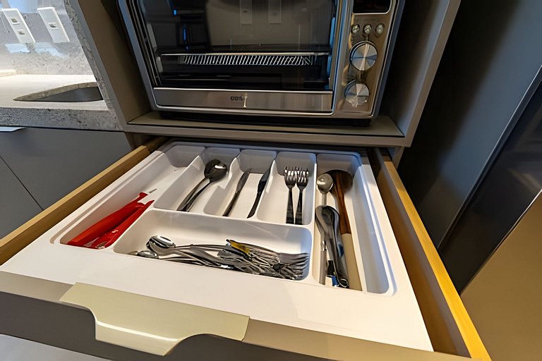 Quarto e Sala Completo na Ponta Verde 50m da Praia