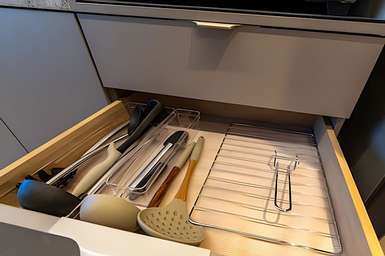 Quarto e Sala Completo na Ponta Verde 50m da Praia