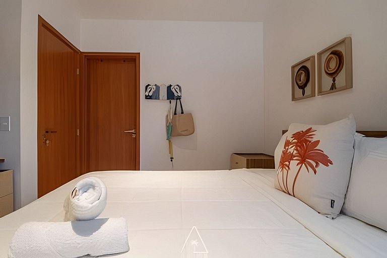 2 Bedroom Apartment in Naay with Pool View