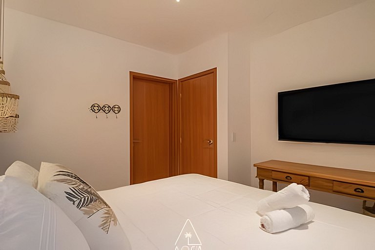 2 Bedroom Apartment in Naay with Pool View