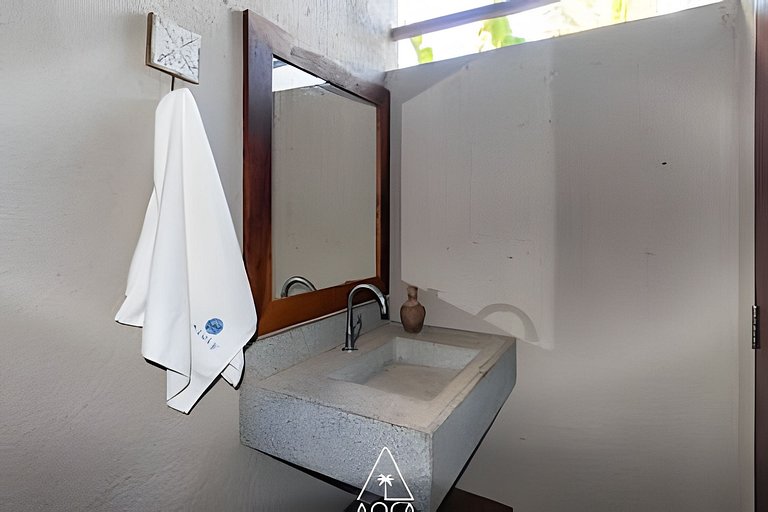 Complete House by the Sea in Praia do Patacho