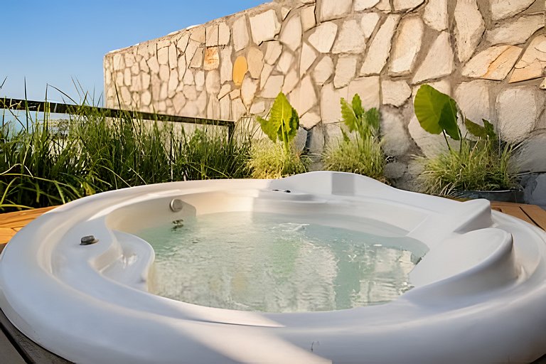 Triplex 80 meters from the sea with a pool and Jacuzzi