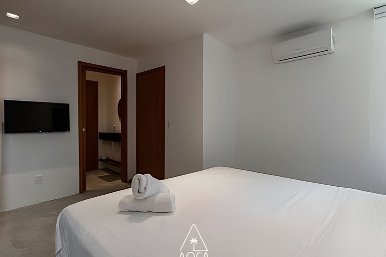 Private House with 3 En-suite Bedrooms at Praia